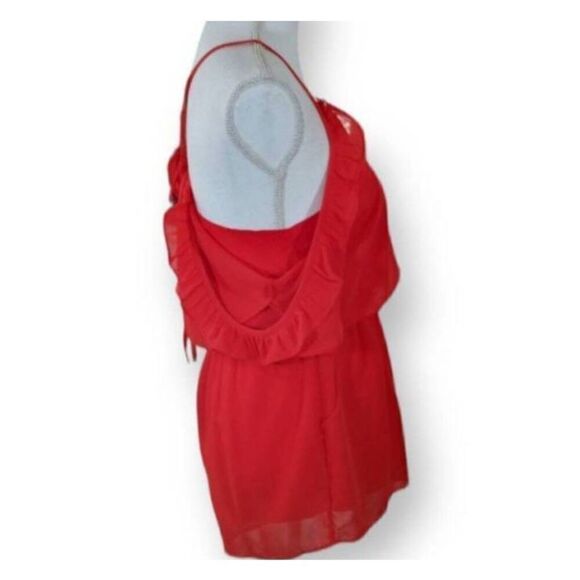 THE HANGER RED COLD SHOULDER ROMPER SZ.S EUC. - Picture 4 of 8